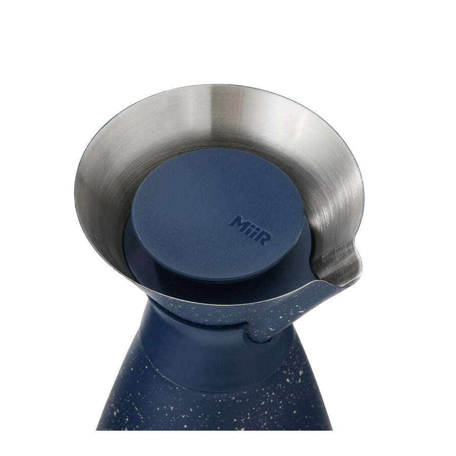 new-standard-carafe-a7 WebPDP-33oz_New_Standard_Carafe_Tidal_Blue_Speckle_Studio__CAR1SVOS225_45_Lid_Off.jpg