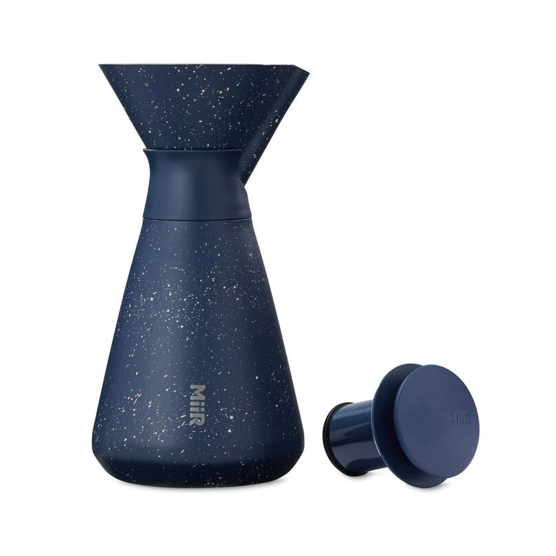 new-standard-carafe-a7 WebPDP-33oz_New_Standard_Carafe_Tidal_Blue_Speckle_Studio__CAR1SVOS225_Front_Lid_Staged.jpg