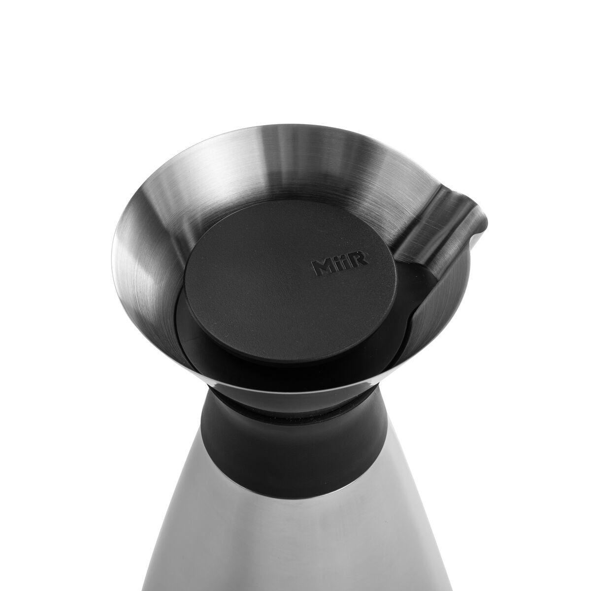 new-standard-carafe-a7 WebPDP-PolishedStainlessCarafe_33oz_SS_StudioX207182024_45degree__CAR1SVOS005.jpg