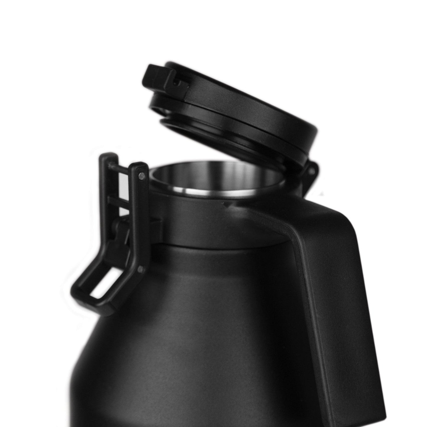 64oz-growler-h8 growlerdetail1_f7b2c86e-8bb8-40fc-b9ae-6f2e9d01276f__402220.jpg